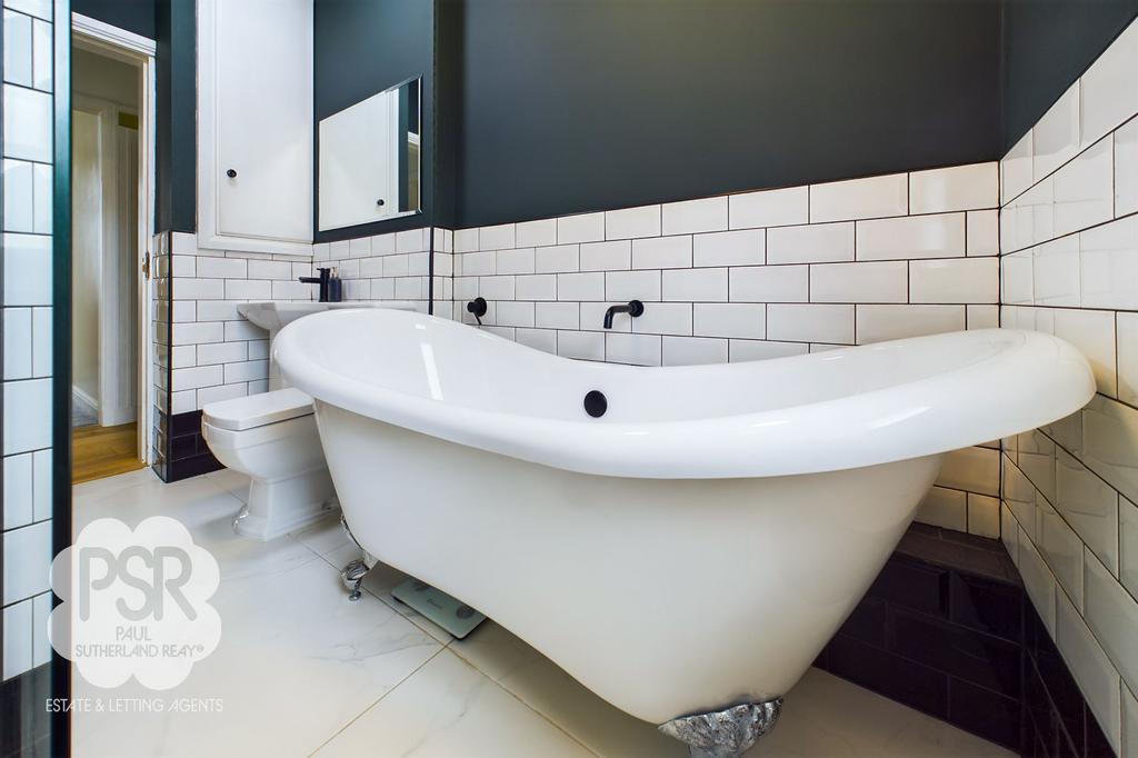 Main Bathroom