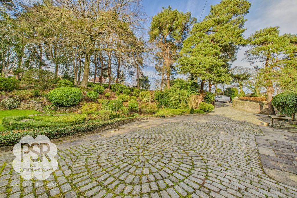 Cobbled Driveway
