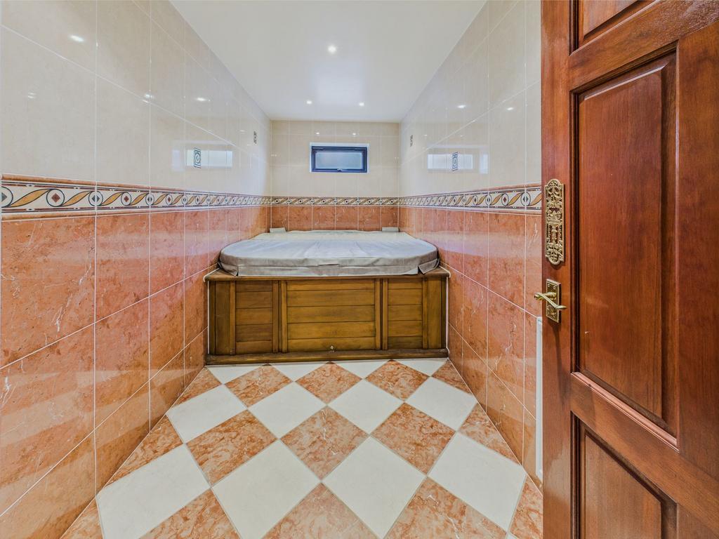 Hot Tub Room