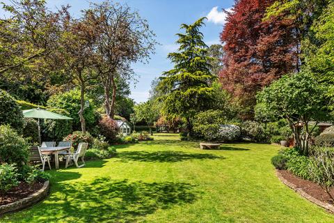 undefined, Christmas Hill, Shalford, Guildford, Surrey, GU4