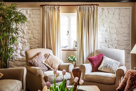undefined, Christmas Hill, Shalford, Guildford, Surrey, GU4