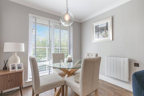 2 bedroom retirement property for sale, Flat 6 Carleton Court, 8 Fenwick Road, Giffnock, Glasgow, G46
