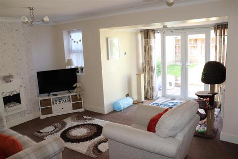 3 bedroom semi-detached house for sale, Main Street, Stonnall