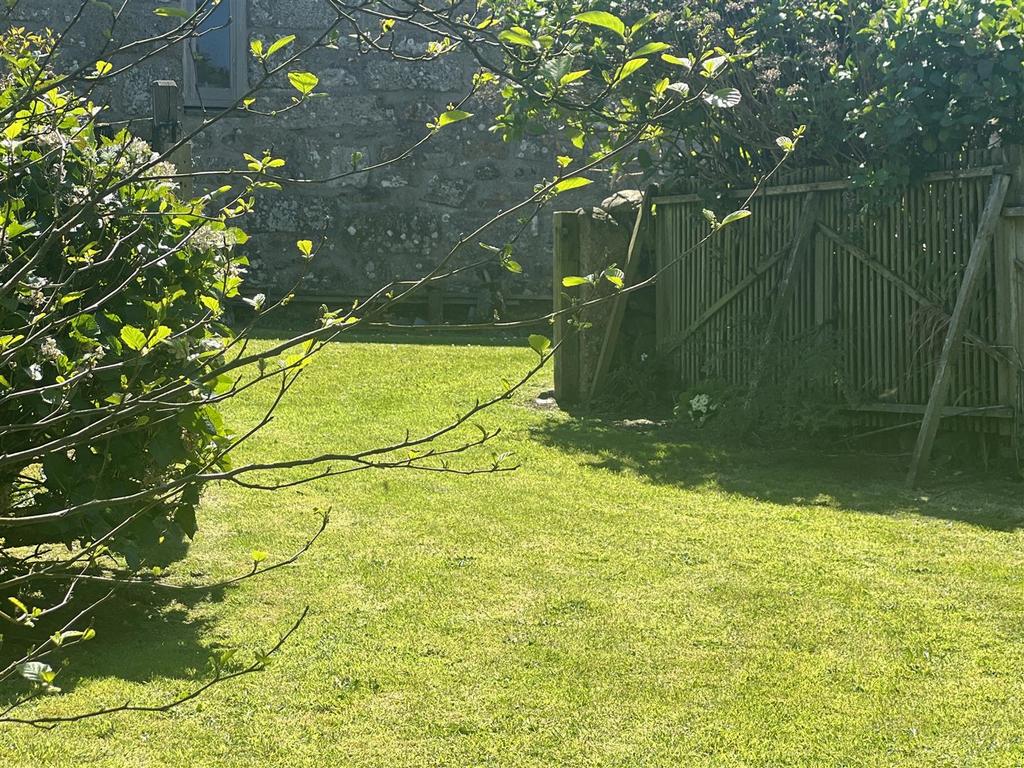 Garden, Land &amp; Views