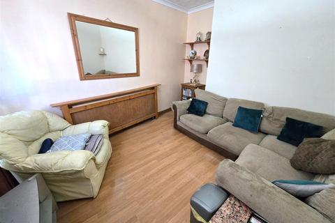 1 Maidstone Road, Lowestoft, NR32 2AY