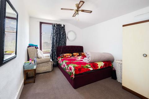 3 bedroom terraced house for sale, Shakespeare Crescent, London, E12