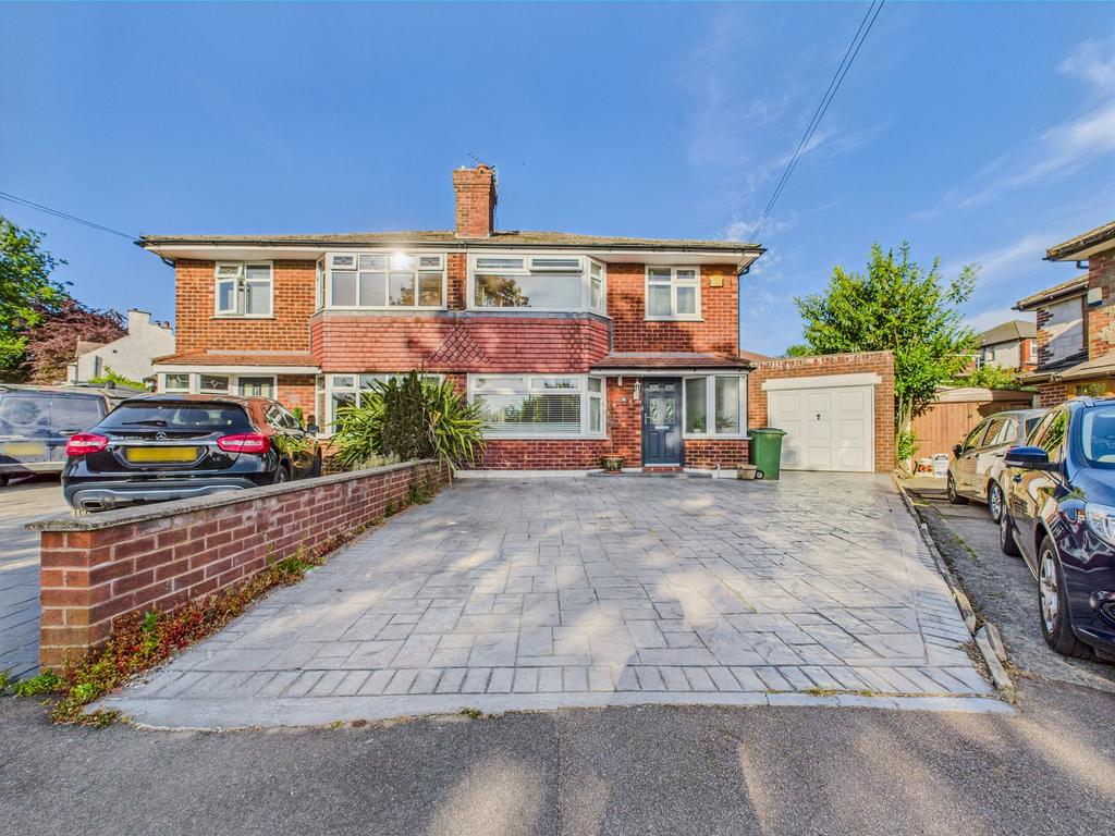 Eskdale Avenue
