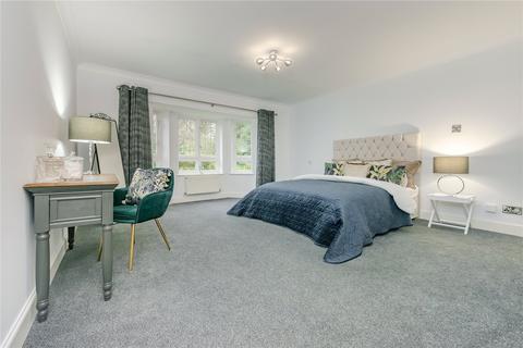 Fairbourne House Old Avenue, West Byfleet, KT14 6AE