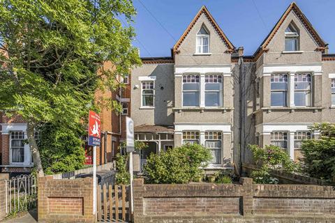 Gleneagle Road, London, SW16