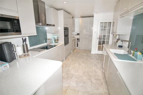 4 bedroom detached house for sale, Henman Close, Wiltshire SN25