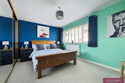 13 Llys Clwyd, St Asaph, LL17 0UA