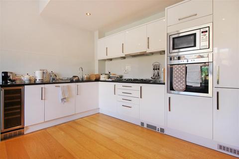 2 bedroom apartment to rent, Mercery Lane, Canterbury