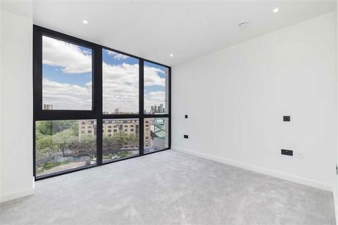 2 bedroom flat to rent, Emery Way, London E1W