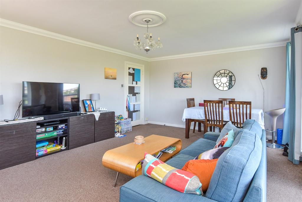 Lounge/ Dining Room