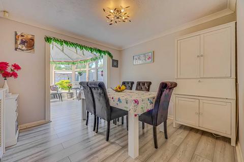 21 Brays Lane, Rochford, SS4 3DP