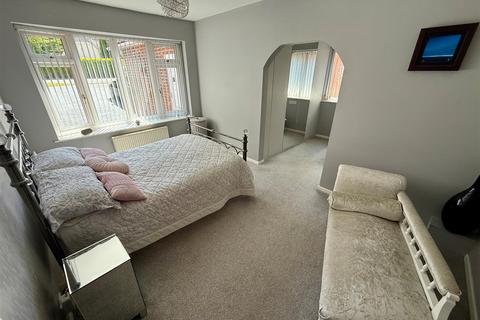 59 Earlswood Common, Earlswood, Solihull, B94 5SJ