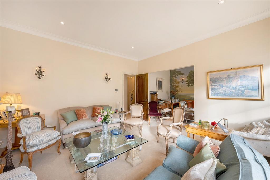 Flat 3, 3 Eaton Place Hi-7.jpg