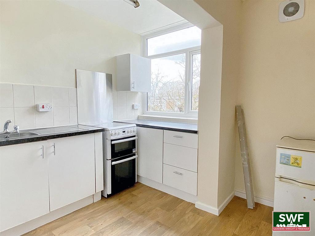 Kitchen3.jpg