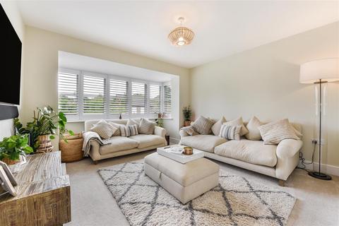 4 bedroom detached house for sale, Summer Close, Aldingbourne