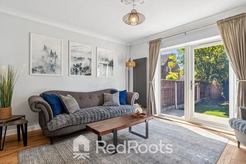 10 Thorntree Avenue, Crofton, Wakefield, WF4 1NR