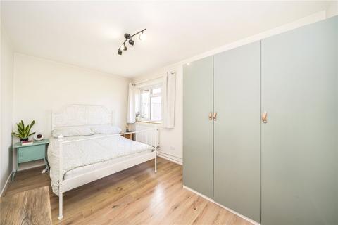 105 Ravens Way, London, SE12 8HB