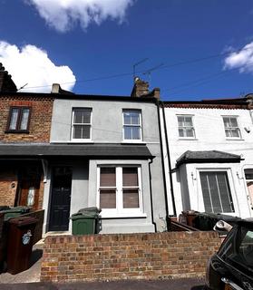 3 bedroom terraced house to rent, Stanley Road, London E4