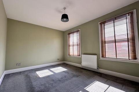 3 bedroom terraced house to rent, Stanley Road, London E4