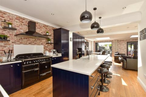 4 bedroom semi-detached house for sale, Townmead Road, Waltham Abbey, Essex