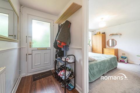 2 bedroom bungalow to rent, Hemdean Road, Caversham, Reading, RG4
