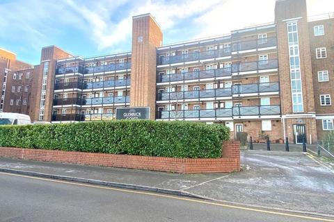 2 bedroom apartment to rent, Glenbuck Road, Surbiton, London KT6