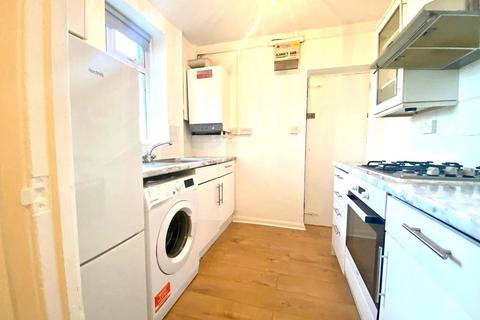 2 bedroom apartment to rent, Glenbuck Road, Surbiton, London KT6