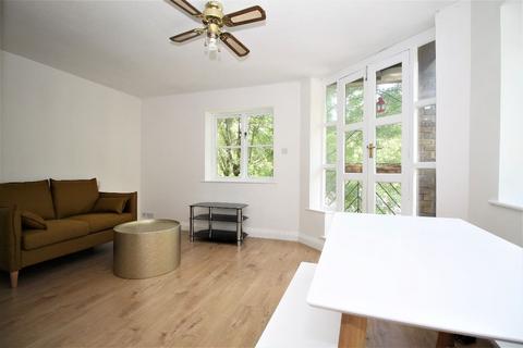 2 bedroom apartment to rent, Brunswick Quay, Surrey Quays, SE16