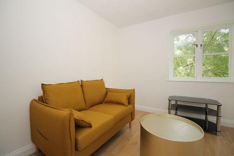 2 bedroom apartment to rent, Brunswick Quay, Surrey Quays, SE16