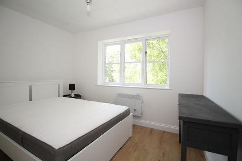 2 bedroom apartment to rent, Brunswick Quay, Surrey Quays, SE16