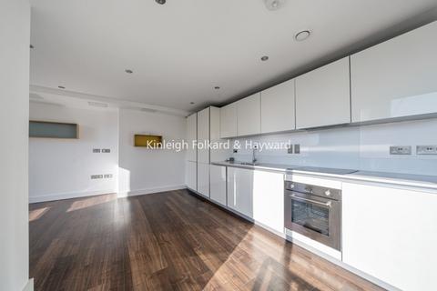 3 bedroom flat to rent, Old Kent Road, London, SE1