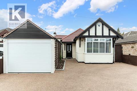 2 bedroom detached bungalow for sale, Tealing Drive, Epsom, KT19