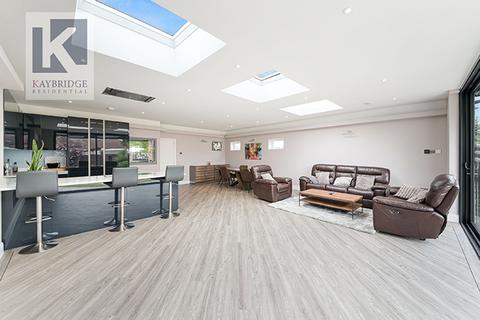 39 Tealing Drive, Epsom, KT19 0JS