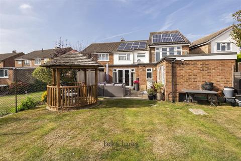 4 bedroom semi-detached house for sale, Fleming Way, Tonbridge