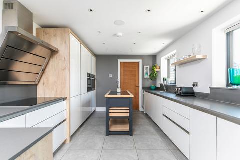 4 bedroom detached house for sale, Springvale Avenue, Kings Worthy, SO23