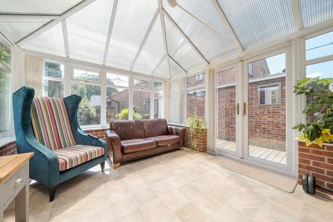 31 Belton Grove, Grantham, NG31 9HH
