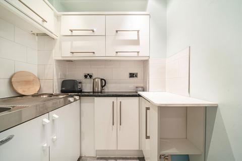 Studio for sale, Hamlet Gardens, London W6