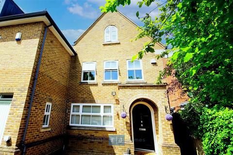 undefined, Lower Park Road, Loughton IG10