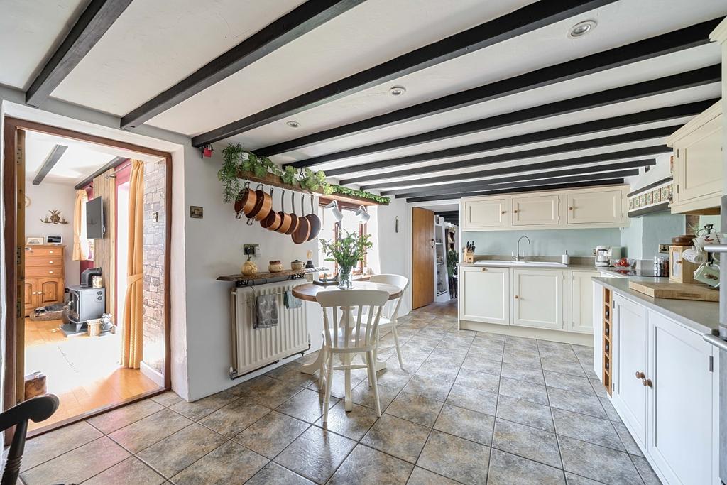 1293587-13-6825f84e19c45-ARW