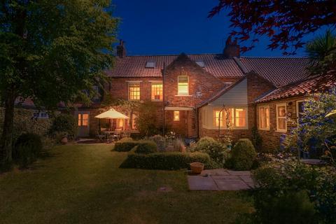 6 bedroom semi-detached house for sale, Strensall Road, Huntington, York