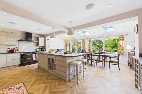 4 bedroom detached house for sale, Sanders Drive, Colchester CO3