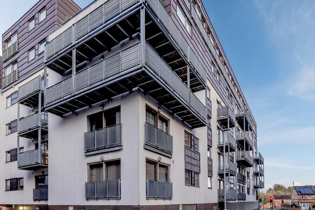 8403338-exterior08-800.jpg