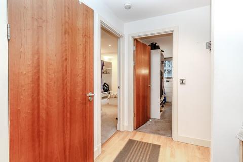 2 bedroom flat to rent, Isaac Way, Manchester