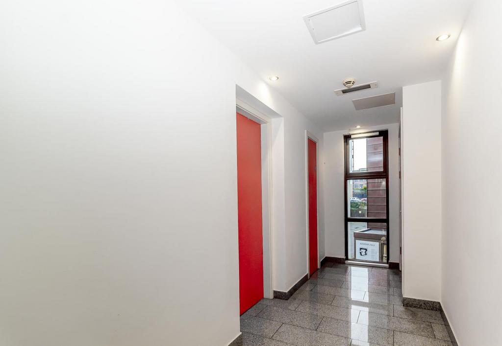 8403338-interior01-800.jpg