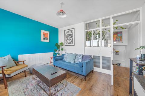 2 bedroom flat for sale, Garnies Close,  Peckham, SE15