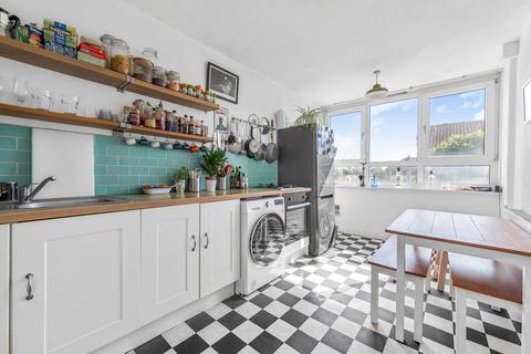 2 bedroom flat for sale, Garnies Close,  Peckham, SE15